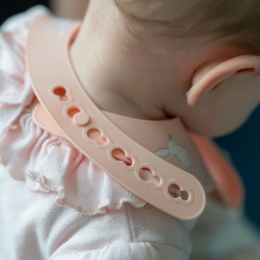 Catch it! Silicone Bib - Pink Bunnies